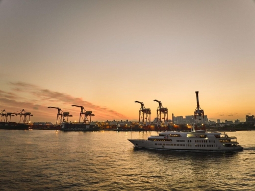 夕暮れと夜景を感じる極上!東京湾シンフォニーサンセットクルーズ