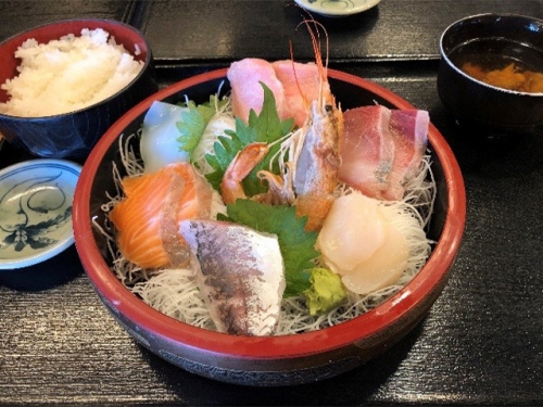 テレビでおなじみ　土浦魚市場新鮮お刺身食べ放題と地下神殿探検！紫陽花香る初夏の絶景めぐり