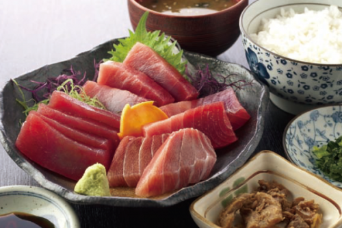三崎まぐろを堪能！！まぐろ料理と世界三大記念艦『三笠』