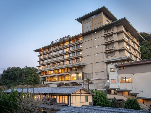 スカイマークで行く！新春✿山口・広島で絶景・グルメ・初詣３日間の旅！人気スポット「宮島　厳島神社」で初詣！