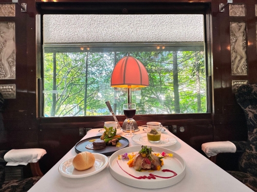 憧れの豪華列車『オリエント急行』で貸切ランチ IN箱根ラリック美術館 &登録有形文化財 東山旧岸邸