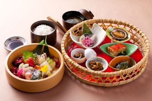 房総で有名な絶景スポット『地獄のぞき』＆地元の”旬の幸”が味わえるランチ