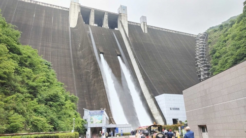【空席わずか！】春の大人の社会科見学！大迫力『宮ヶ瀬ダム』!＆ご当地パン「オギノパン工場見学」